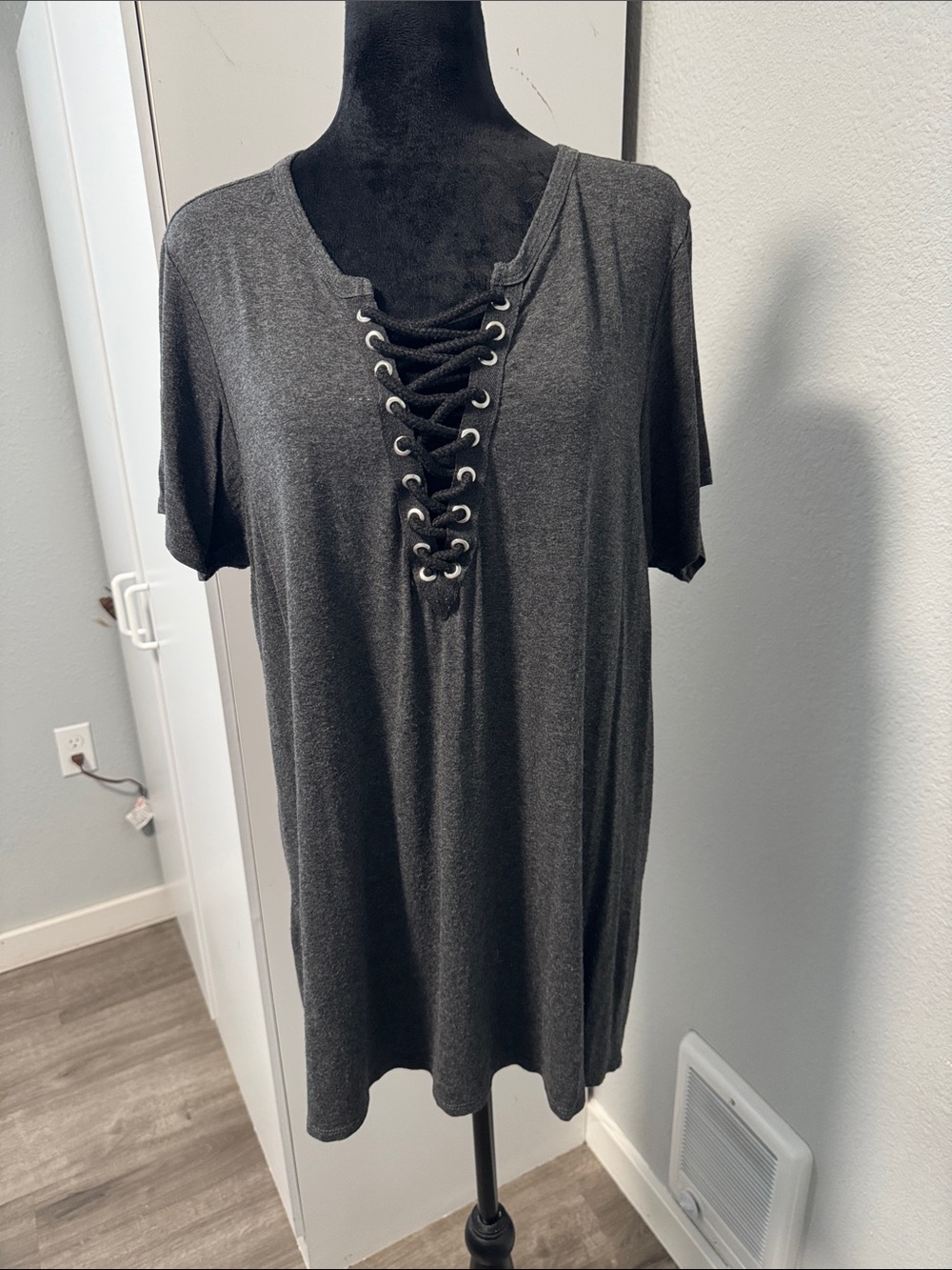 Daytrip Lace-Up V-Neck Short Sleeve Tee in Charcoal Gray